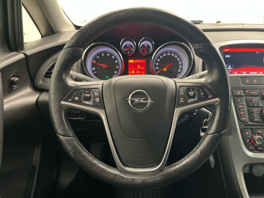 Opel Astra 2016 Musta