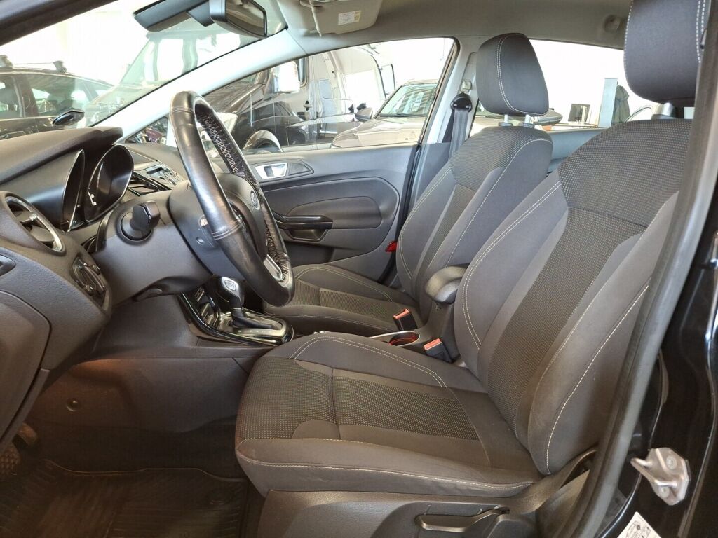 Ford Fiesta 2016 Musta