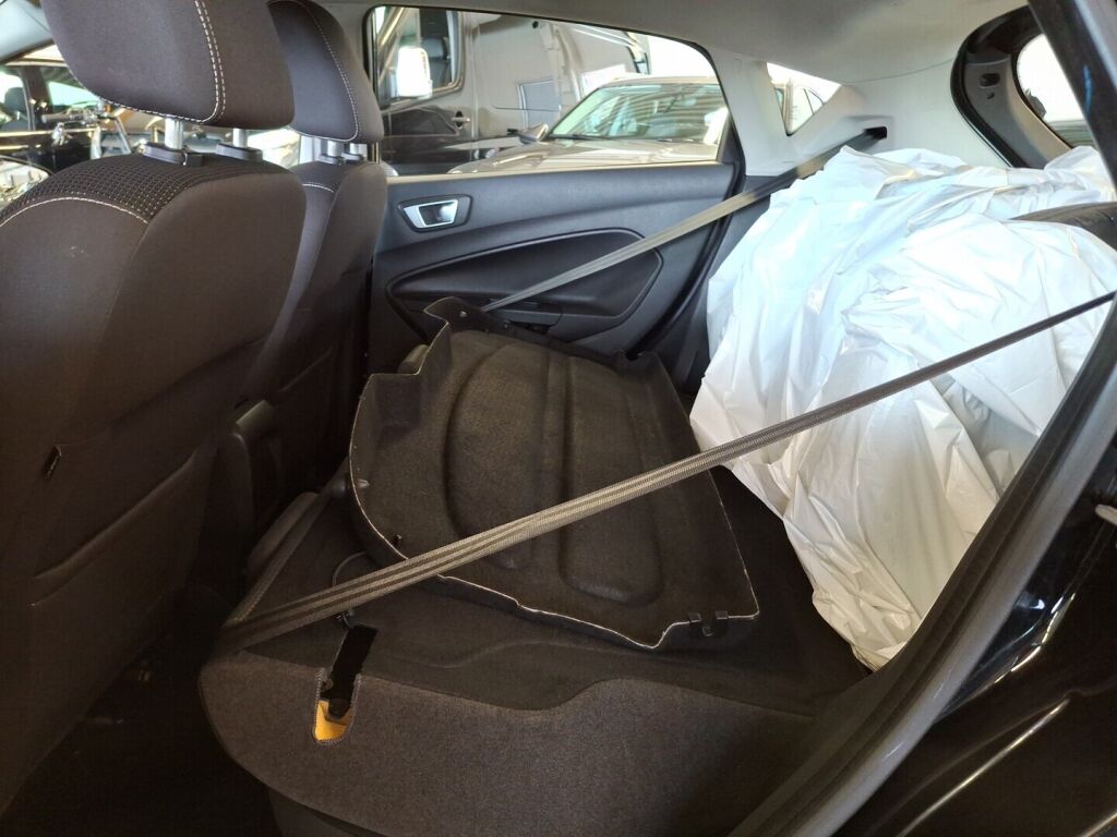 Ford Fiesta 2016 Musta