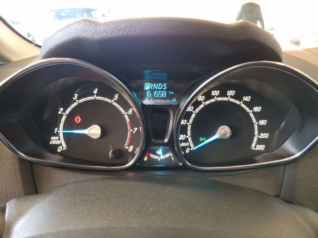 Ford Fiesta 2016 Musta