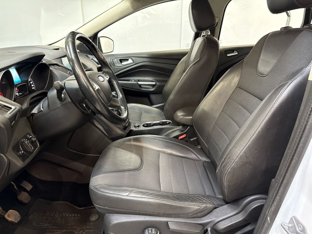 Ford Kuga 2016 Valkoinen