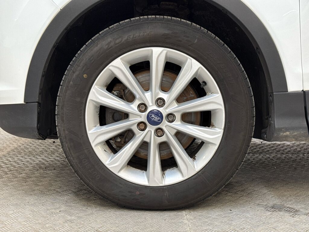 Ford Kuga 2016 Valkoinen