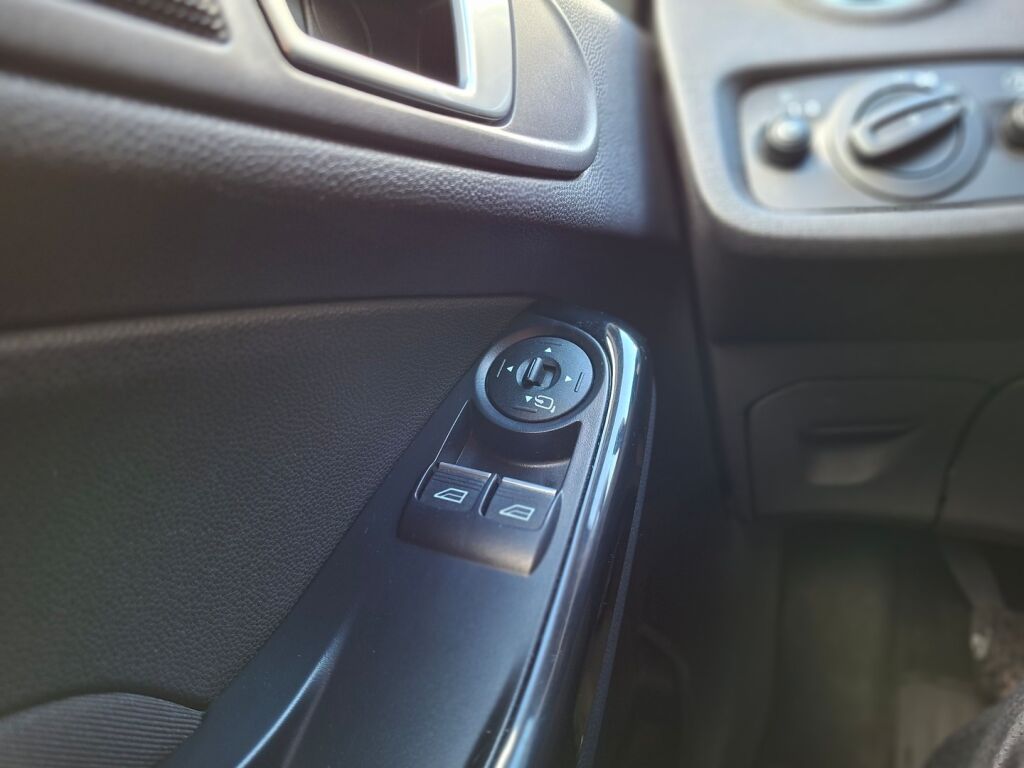 Ford Fiesta 2016 Valkoinen