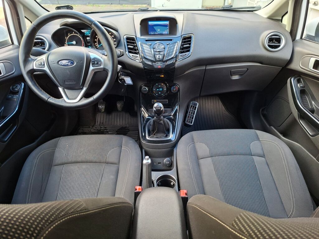 Ford Fiesta 2016 Valkoinen
