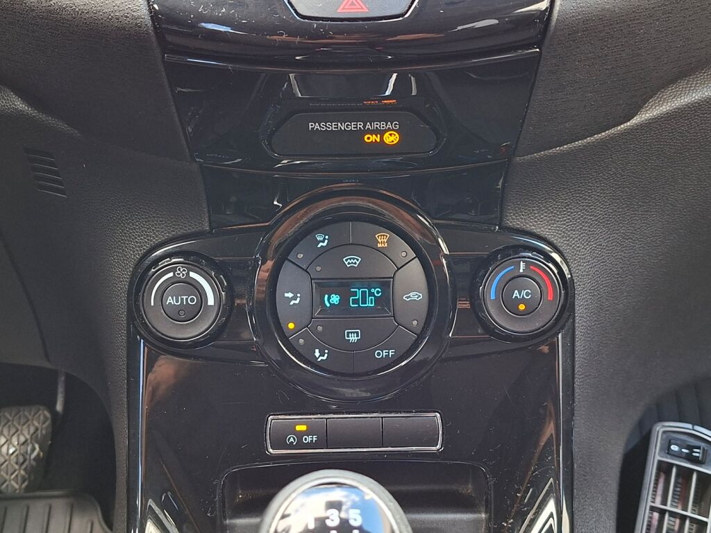 Ford Fiesta 2016 Valkoinen