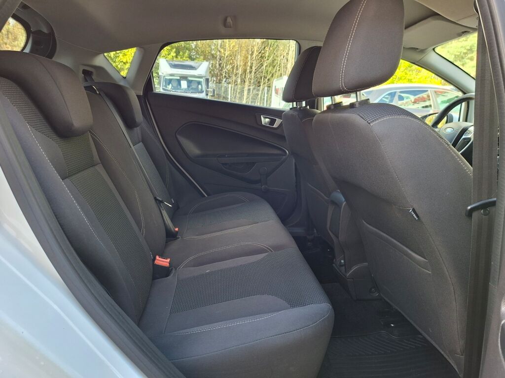 Ford Fiesta 2016 Valkoinen