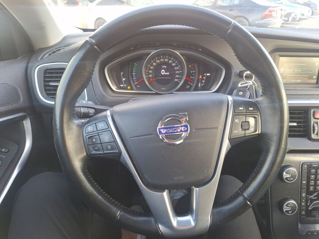 Volvo V40 2016 Valkoinen