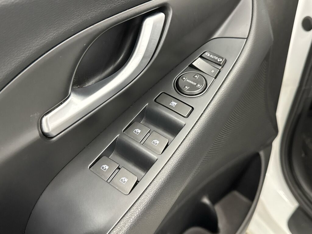 Hyundai i30 Wagon 2018 Valkoinen