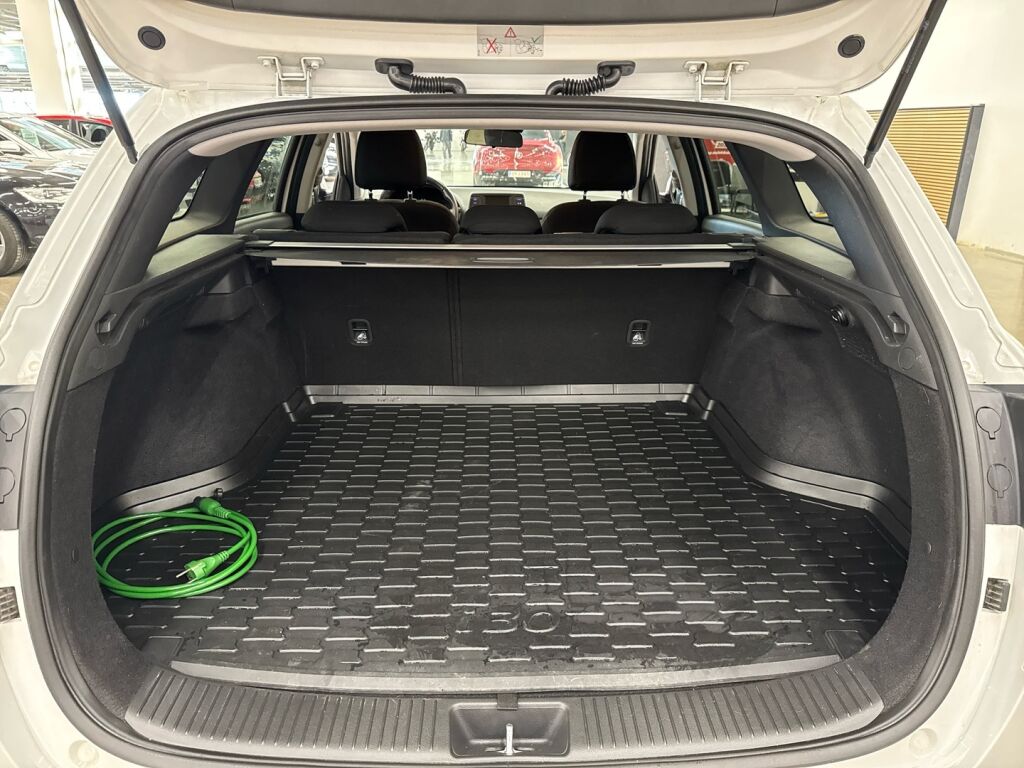 Hyundai i30 Wagon 2018 Valkoinen