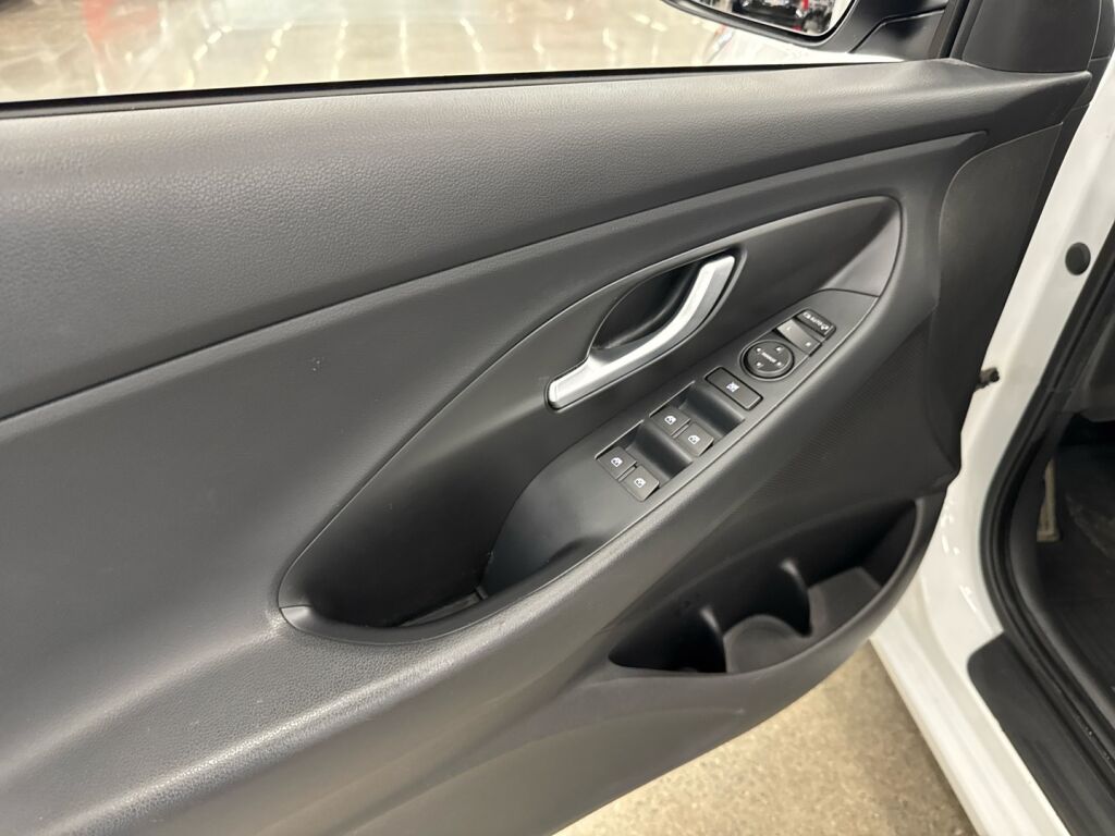 Hyundai i30 Wagon 2018 Valkoinen