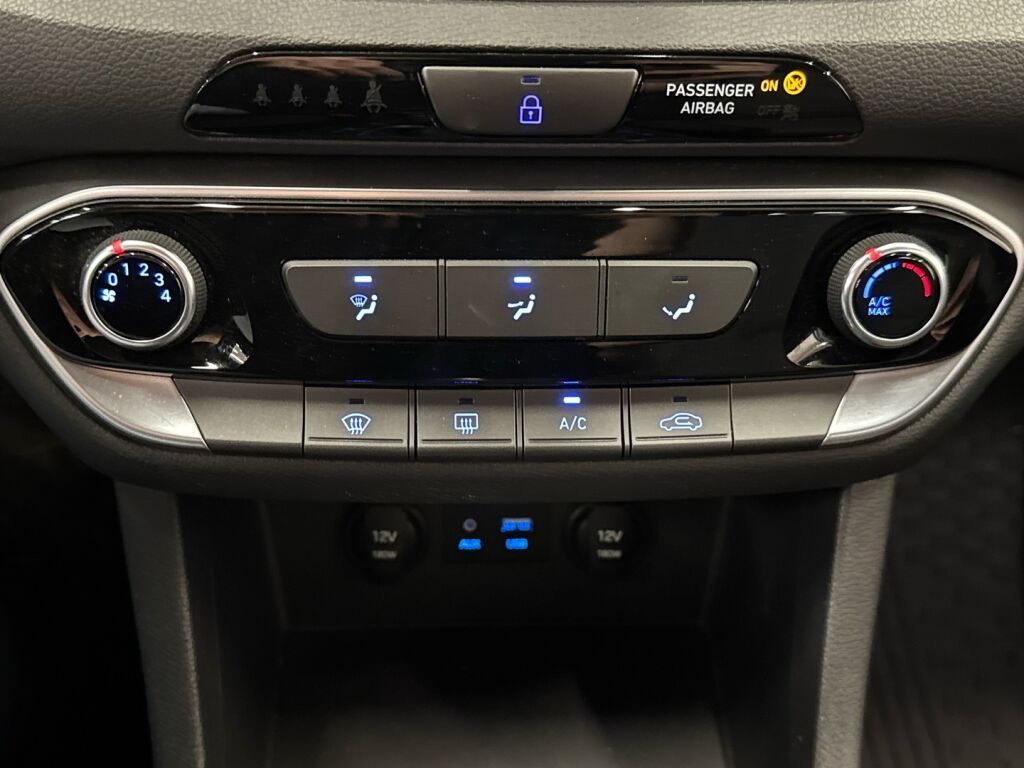 Hyundai i30 Wagon 2018 Valkoinen