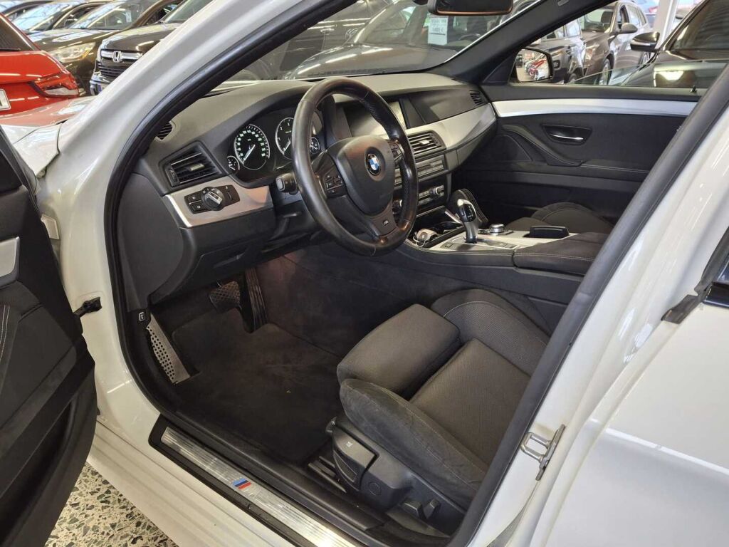 BMW 530 2011 Valkoinen