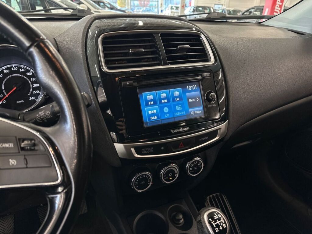 Mitsubishi ASX 2016 Ruskea (beige)
