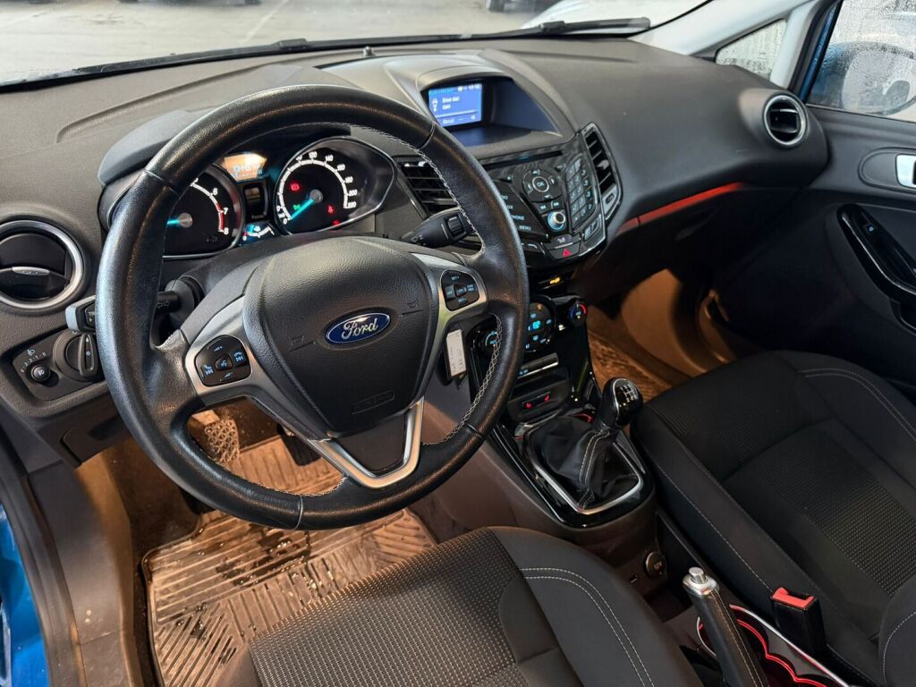 Ford Fiesta 2016 Sininen