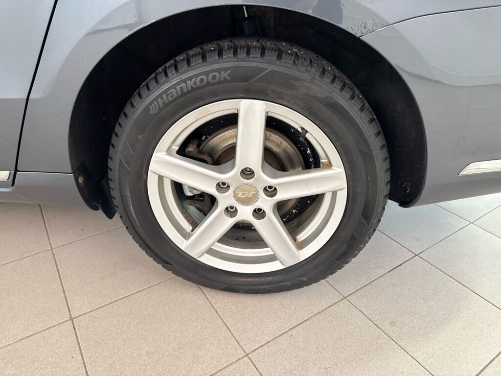 Volkswagen Passat 2012 Harmaa