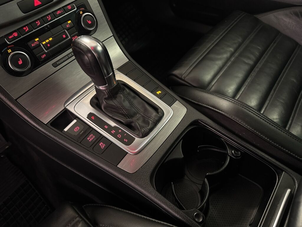 Volkswagen Passat 2012 Harmaa