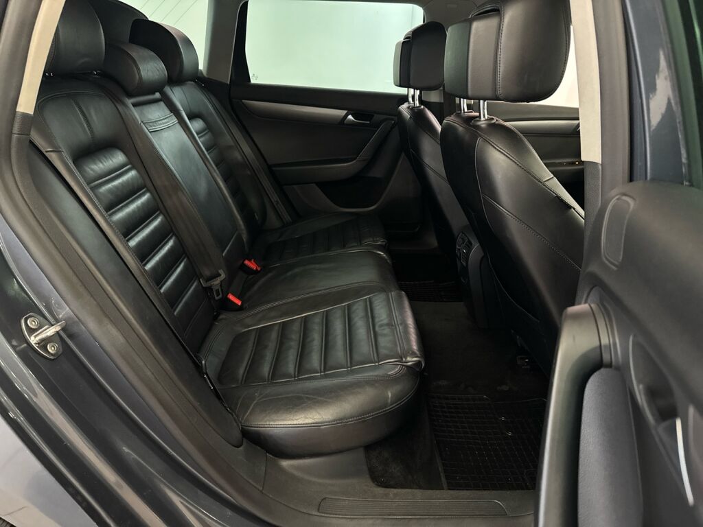 Volkswagen Passat 2012 Harmaa