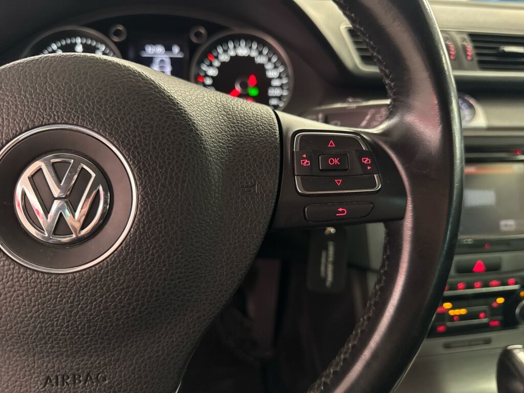 Volkswagen Passat 2012 Harmaa