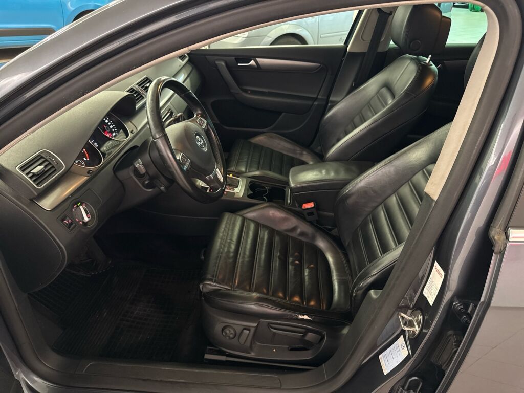 Volkswagen Passat 2012 Harmaa
