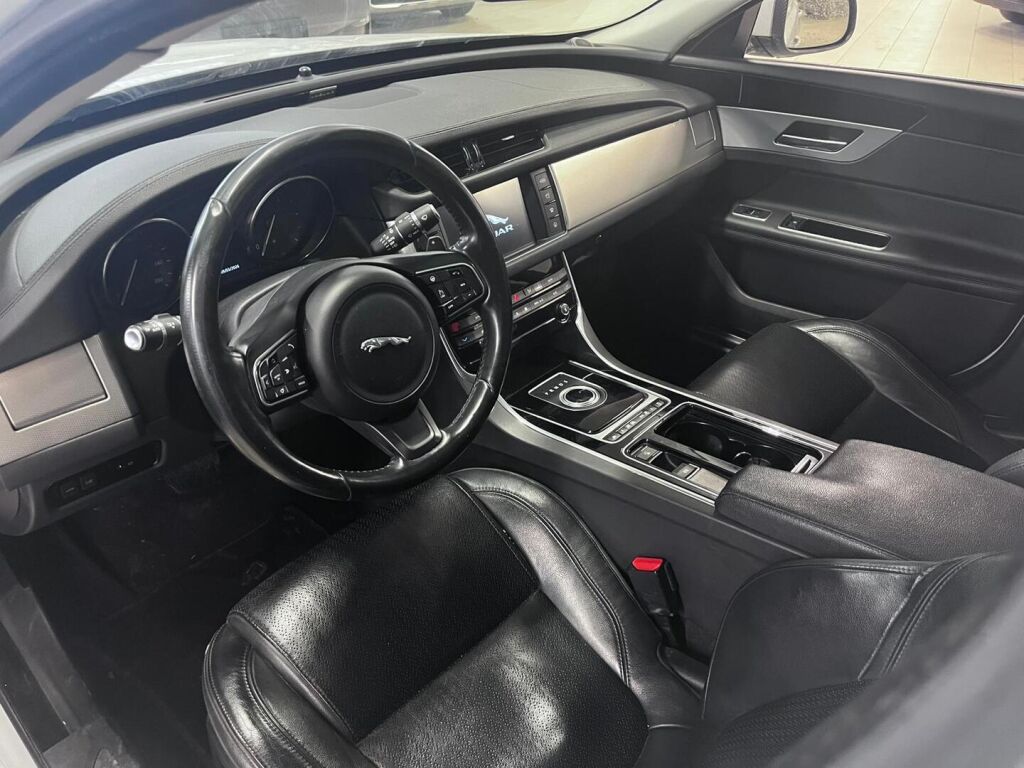 Jaguar XF 2015 Valkoinen