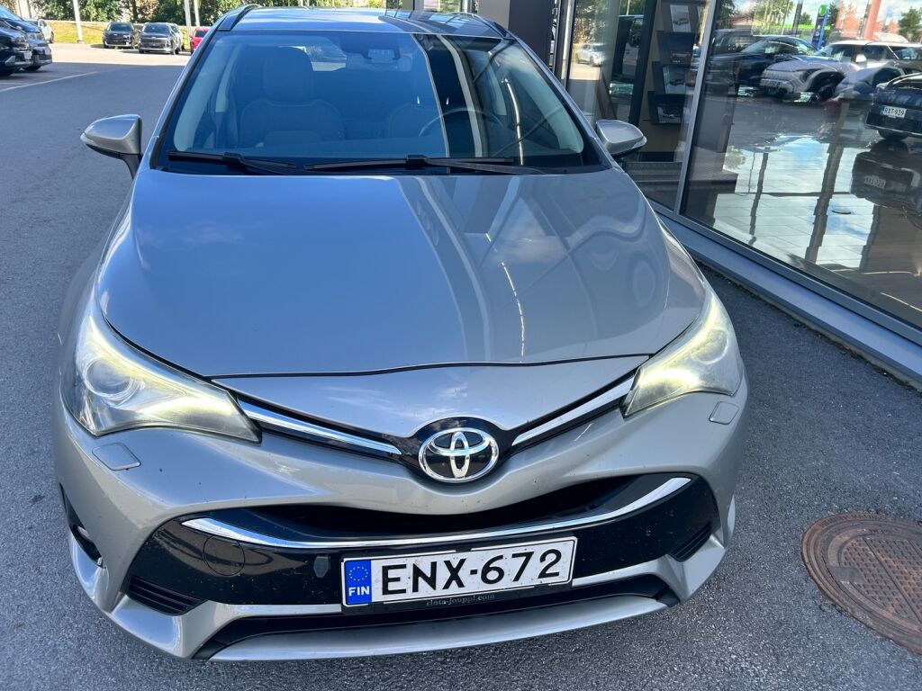 Toyota Avensis 2015 Harmaa