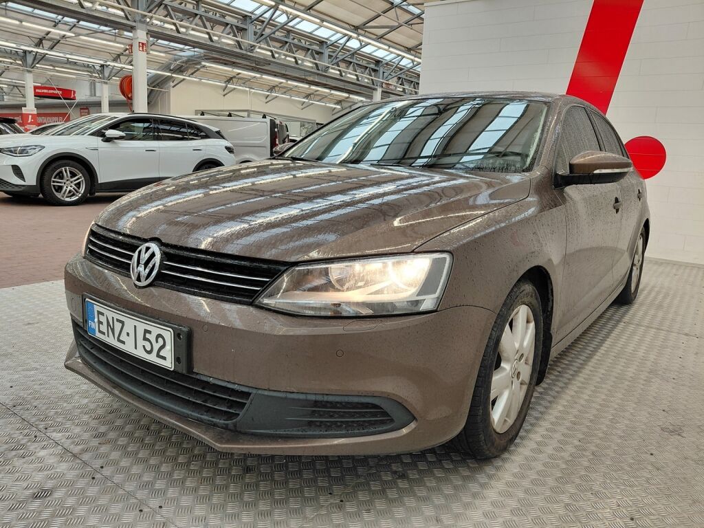 Volkswagen Jetta 2014 Ruskea (beige)
