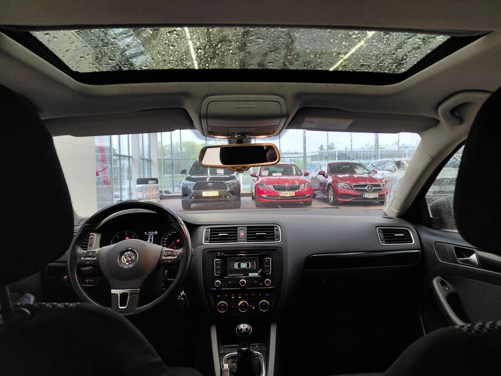 Volkswagen Jetta 2014 Ruskea (beige)