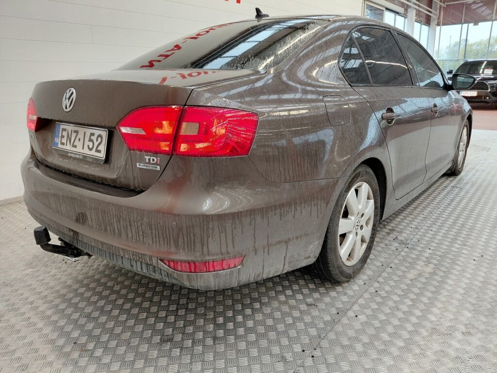 Volkswagen Jetta 2014 Ruskea (beige)
