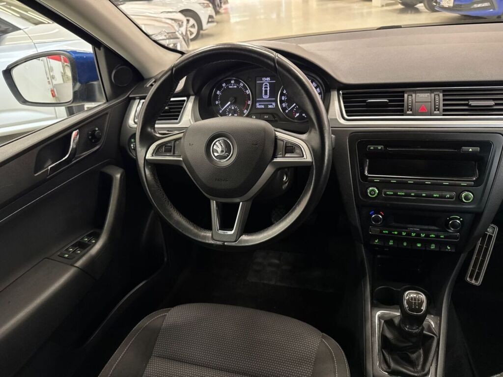Skoda Rapid 2014 Sininen