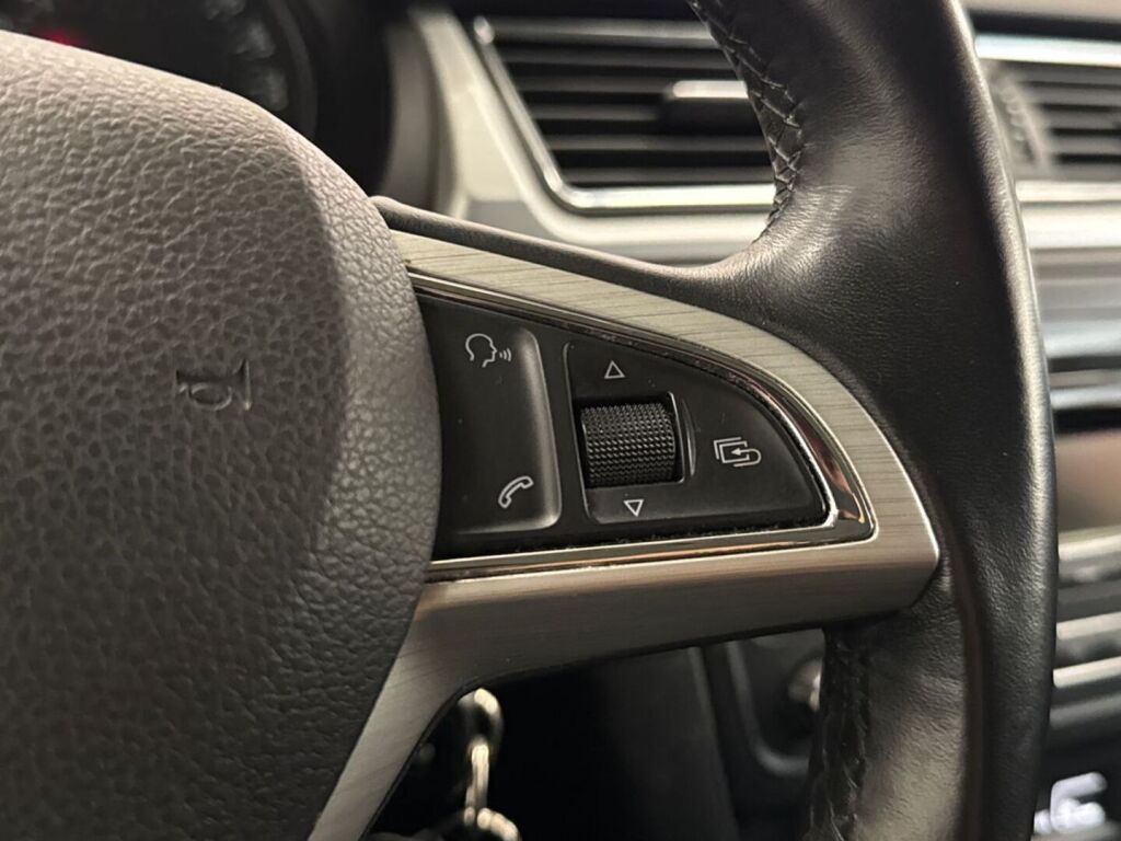Skoda Rapid 2014 Sininen