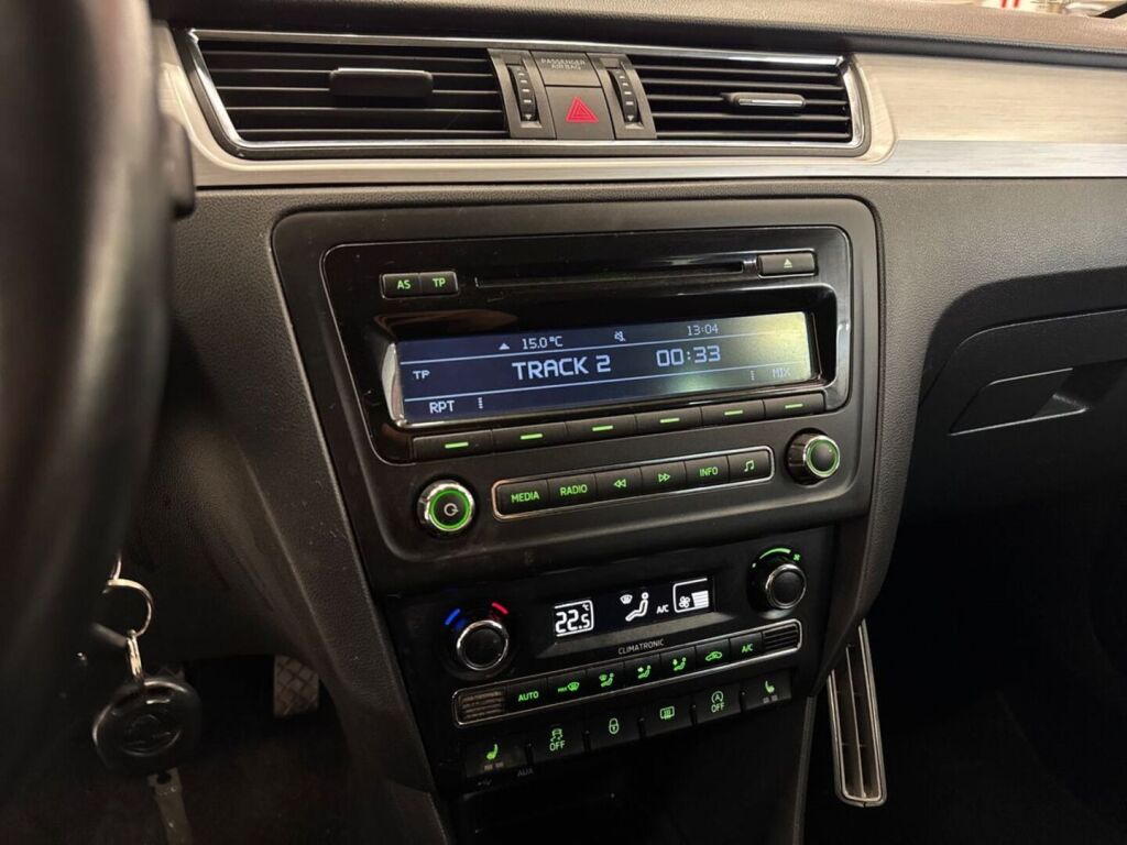 Skoda Rapid 2014 Sininen