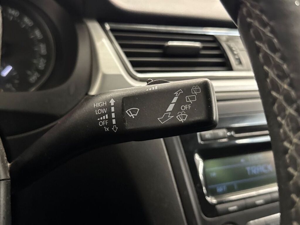 Skoda Rapid 2014 Sininen