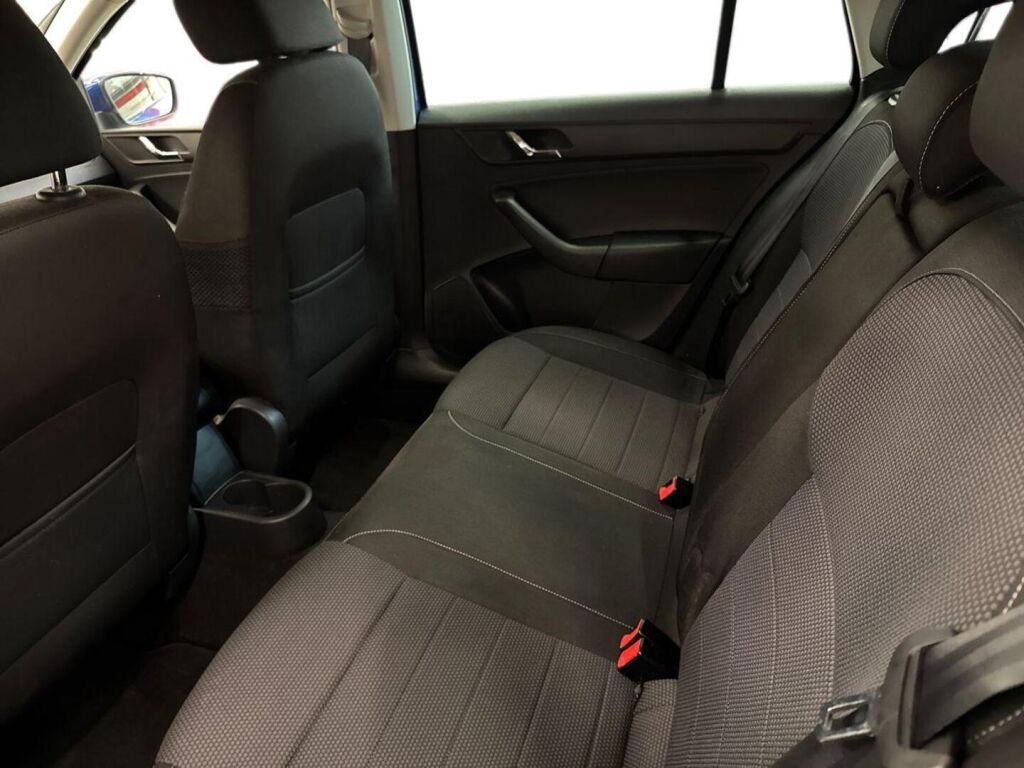 Skoda Rapid 2014 Sininen