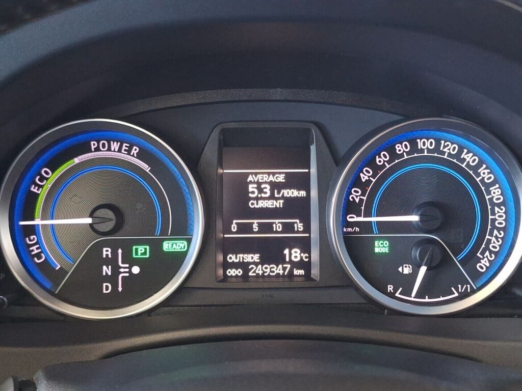 Toyota Auris 2014 Ruskea (beige)