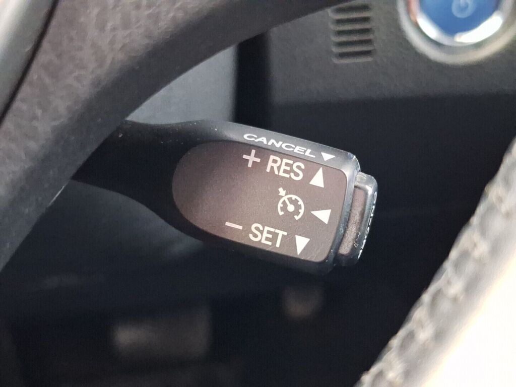 Toyota Auris 2014 Ruskea (beige)