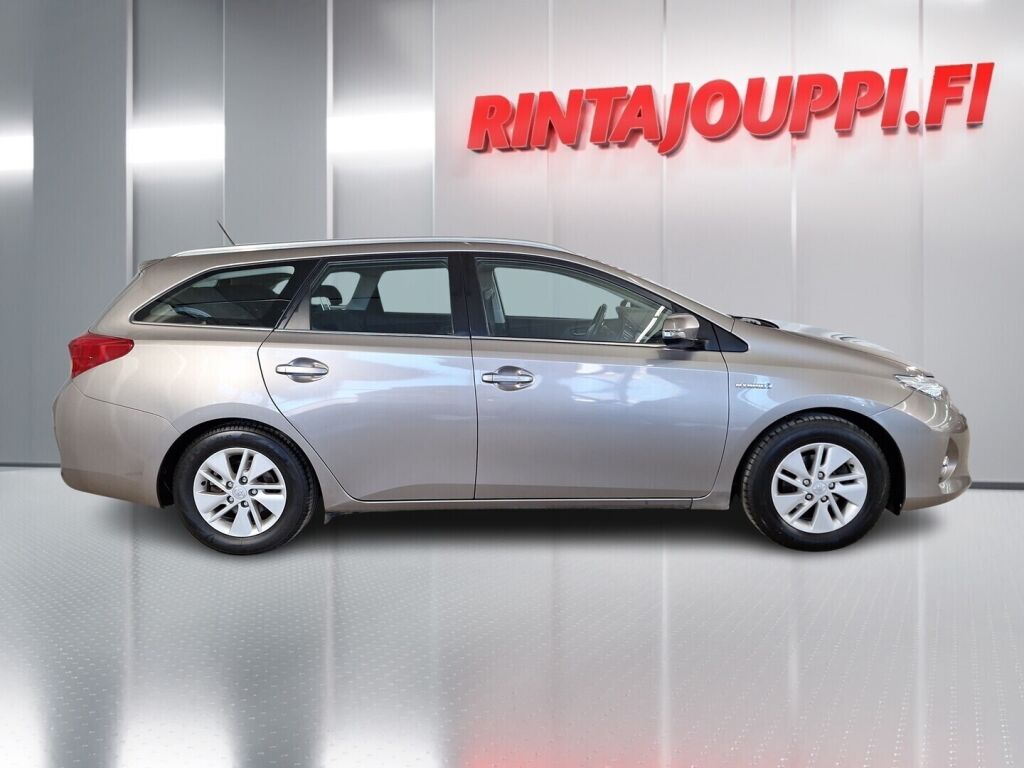 Toyota Auris 2014 Ruskea (beige)
