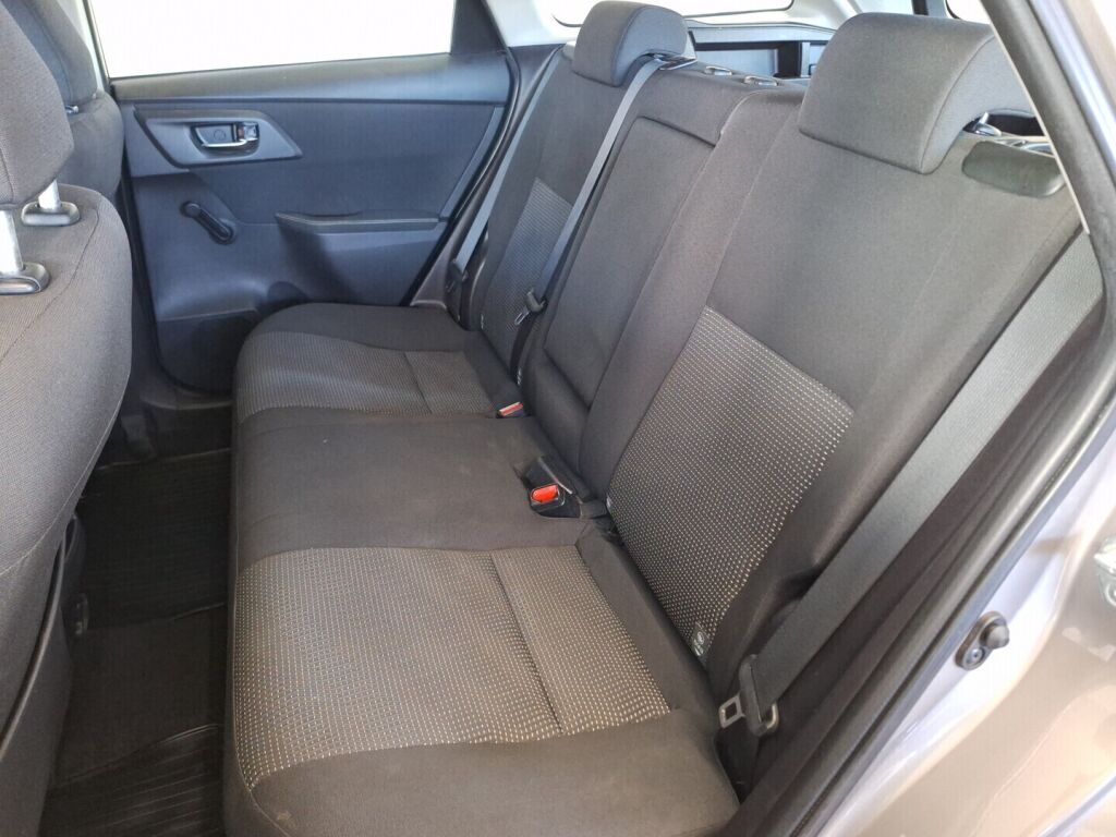 Toyota Auris 2014 Ruskea (beige)