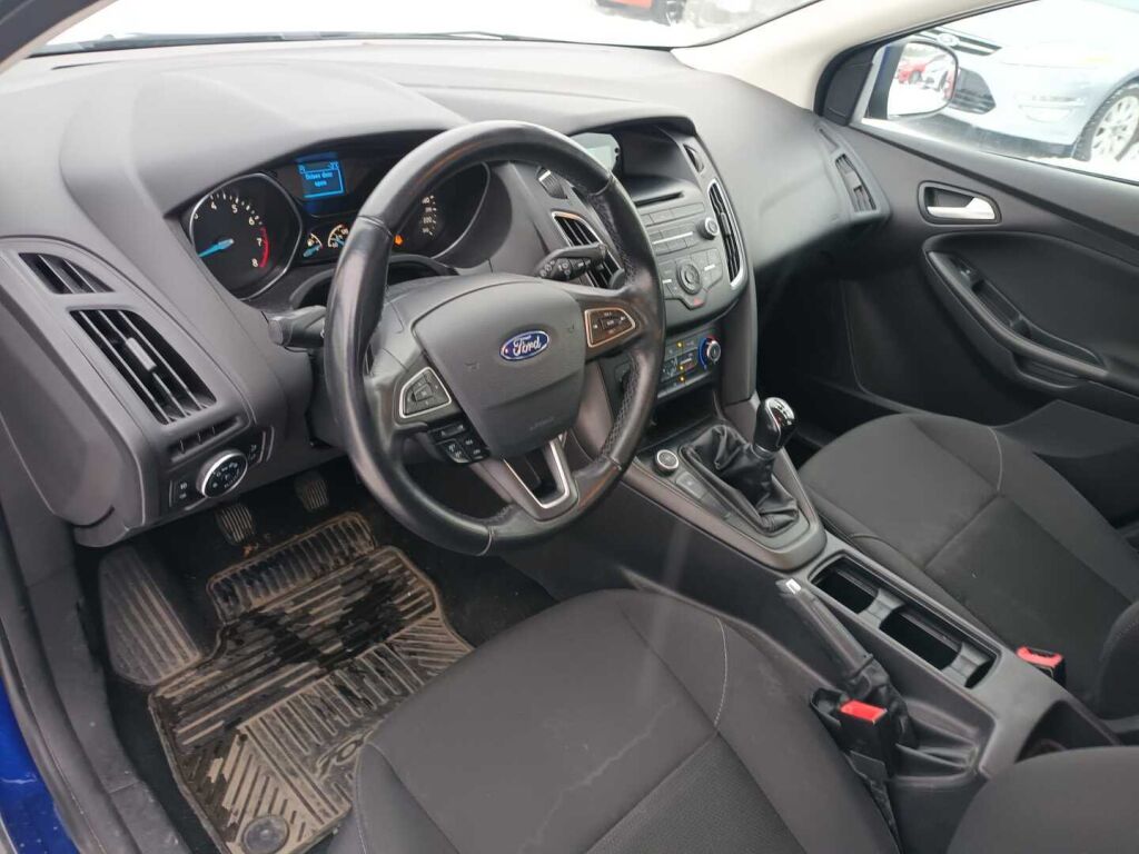 Ford Focus 2015 Sininen
