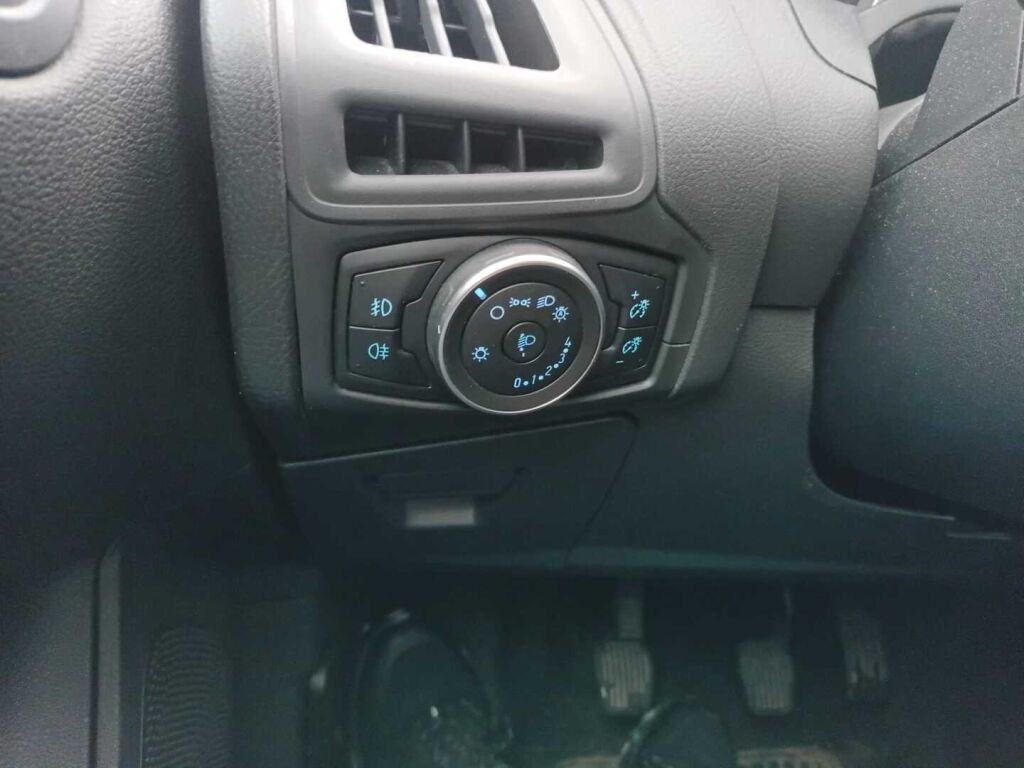 Ford Focus 2015 Sininen