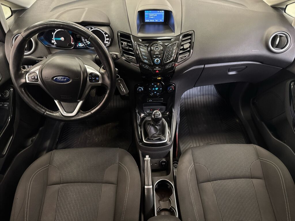 Ford Fiesta 2015 Musta