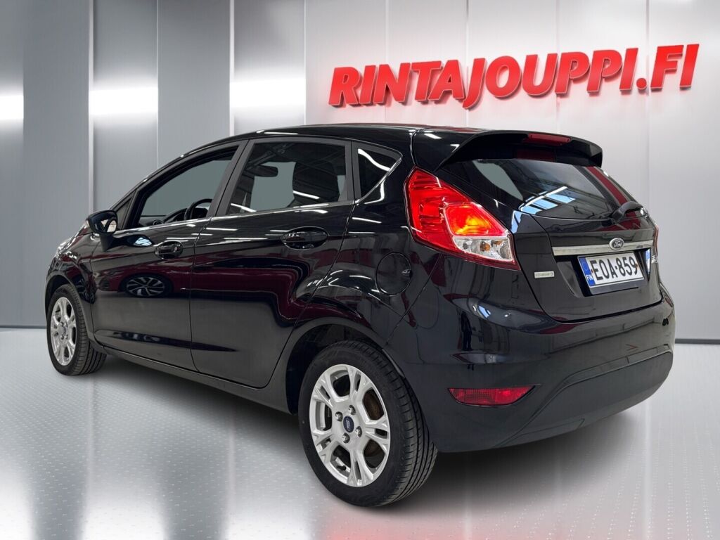 Ford Fiesta 2015 Musta