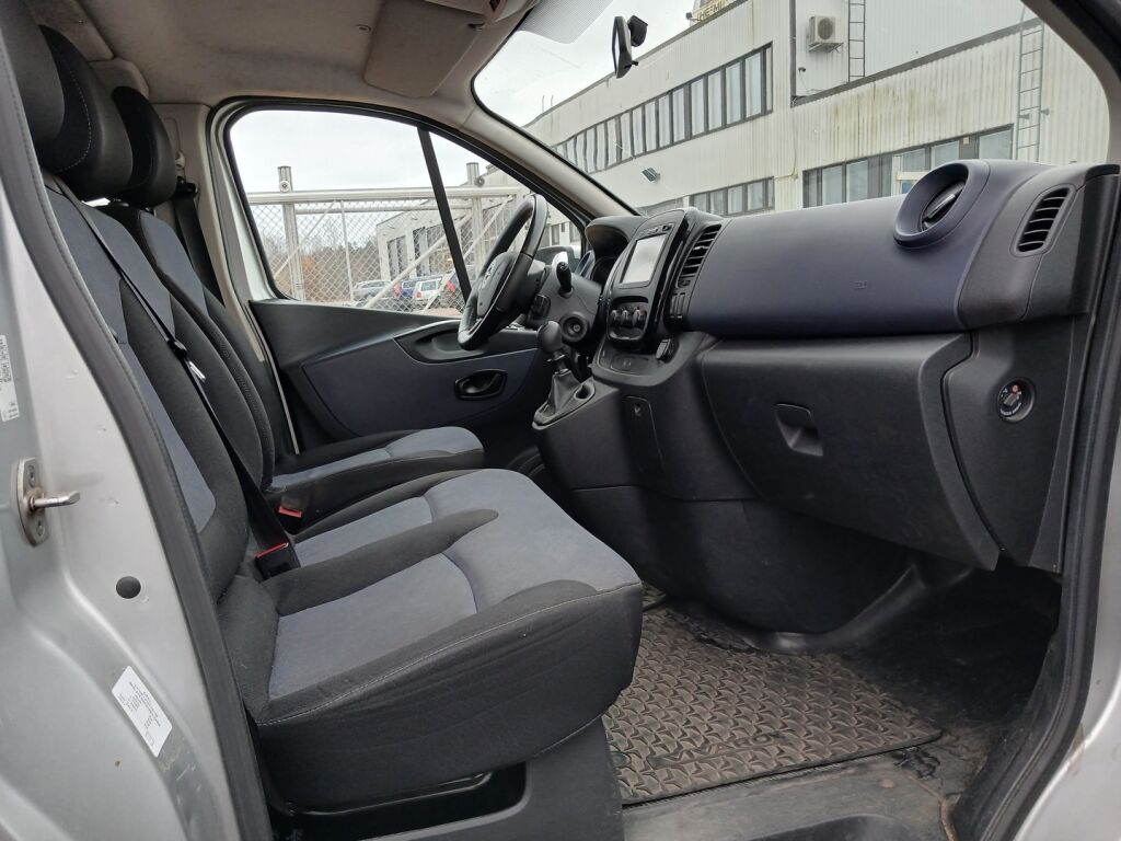 Opel Vivaro 2017 Harmaa