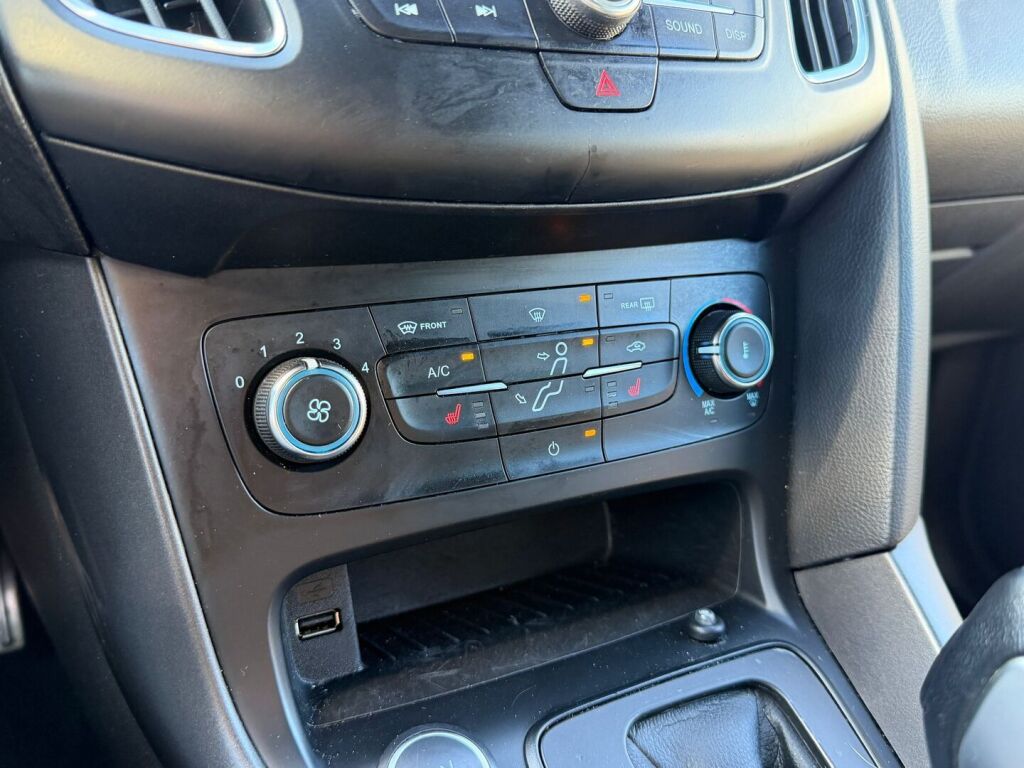 Ford Focus 2017 Musta