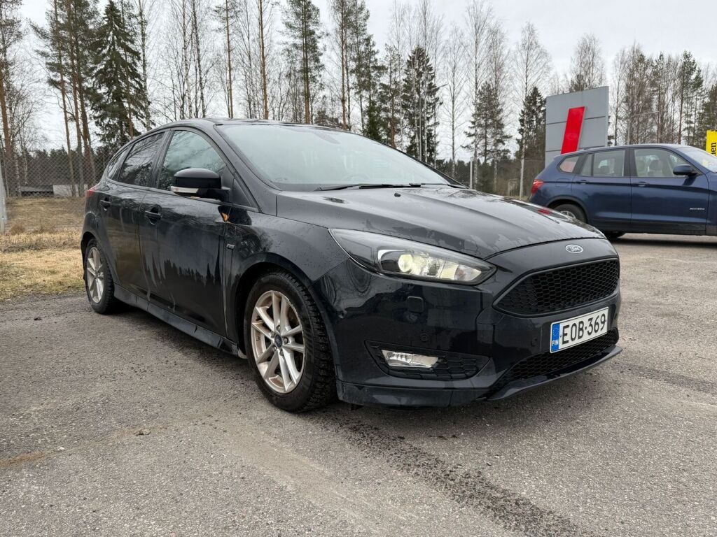 Ford Focus 2017 Musta