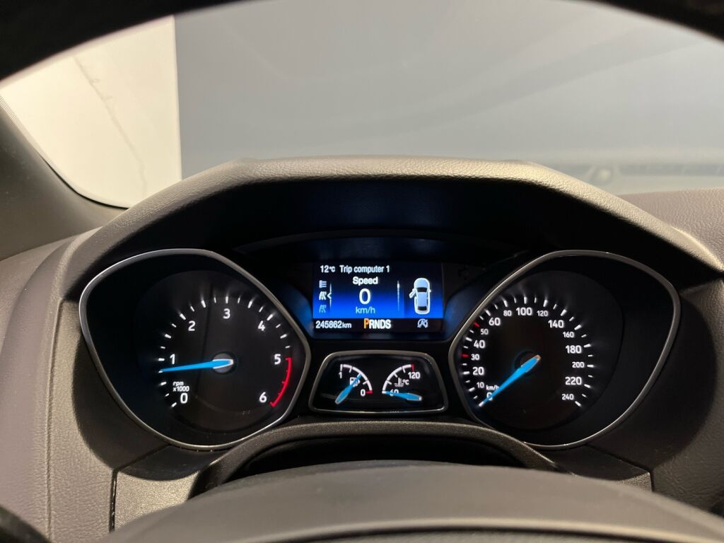 Ford Focus 2017 Musta