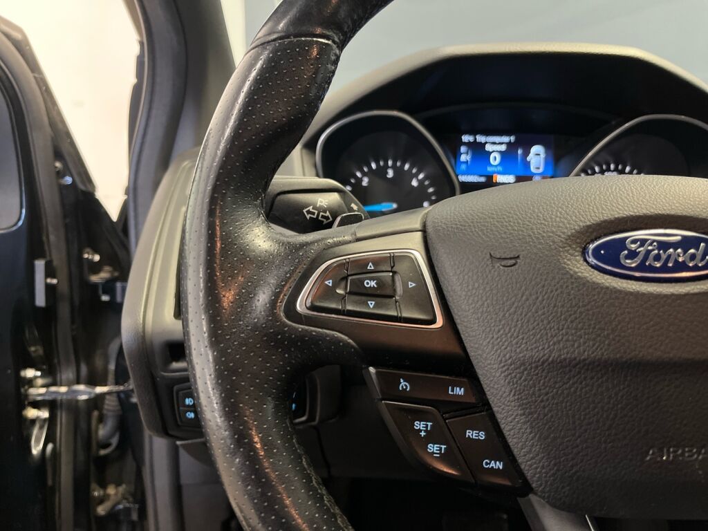 Ford Focus 2017 Musta