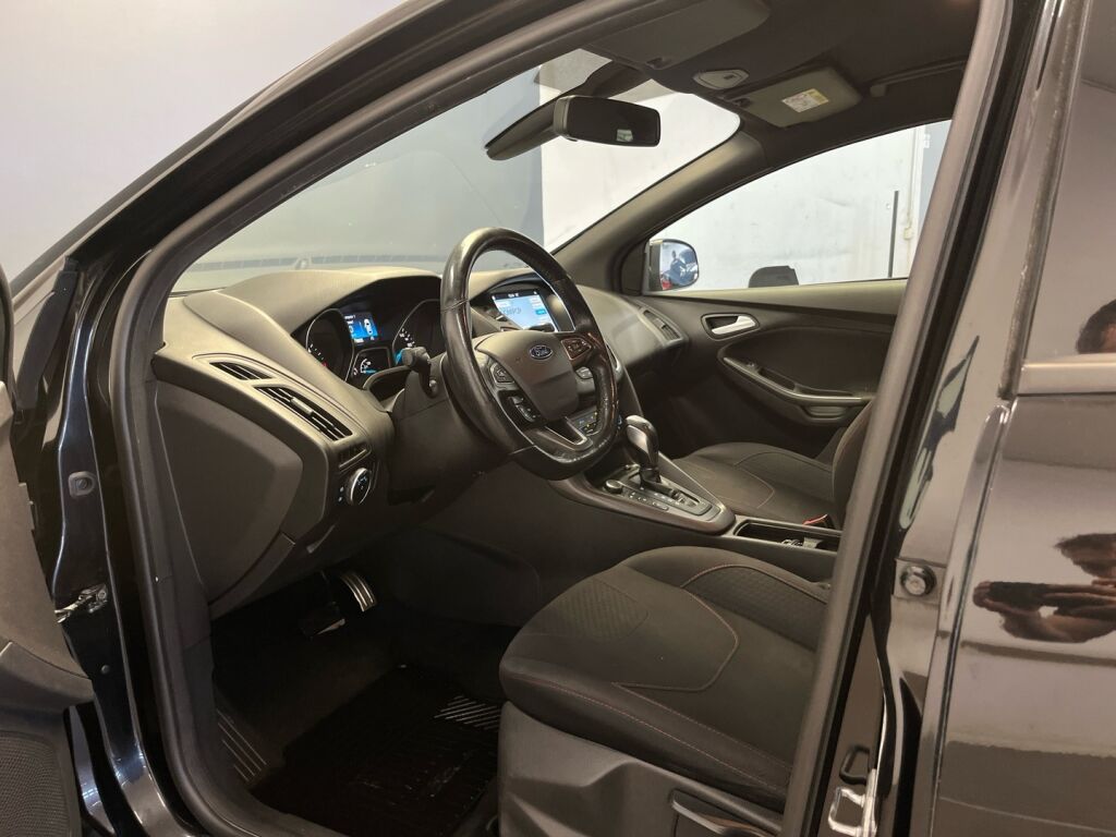 Ford Focus 2017 Musta