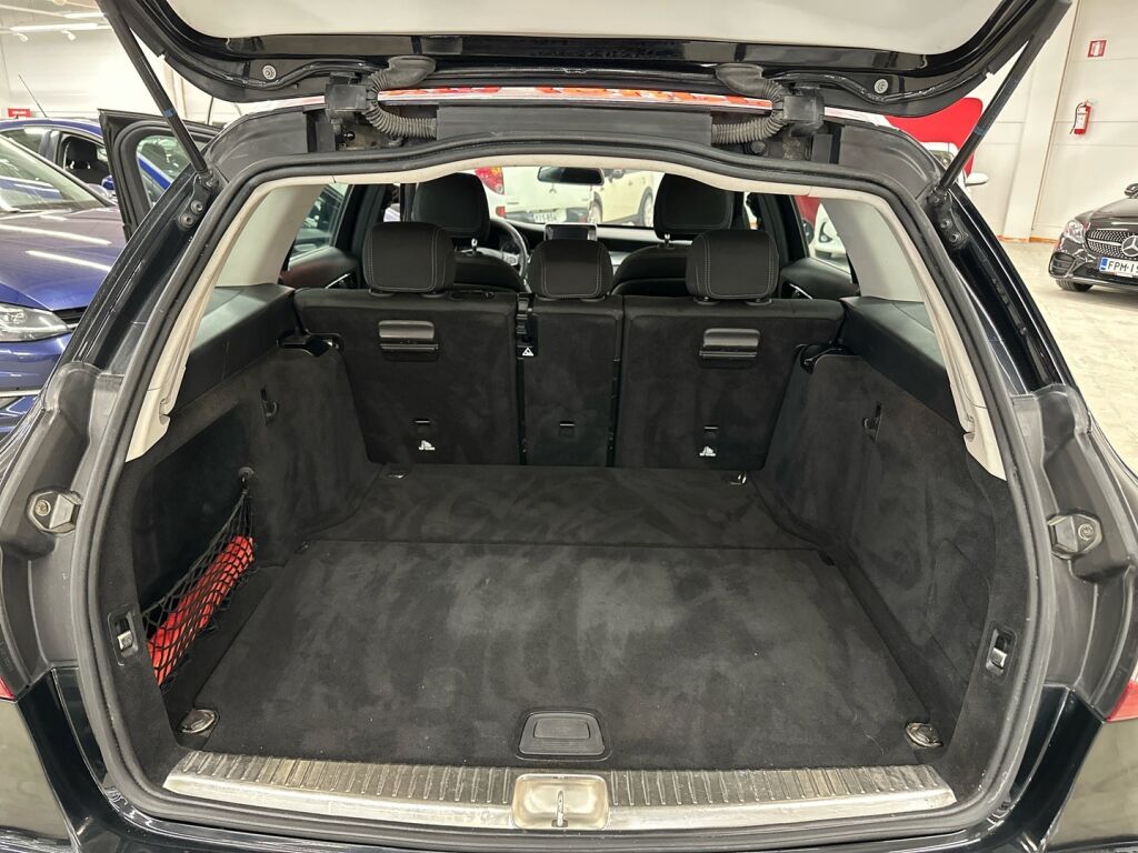 Mercedes-Benz C 2017 Musta