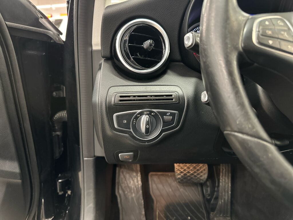 Mercedes-Benz C 2017 Musta