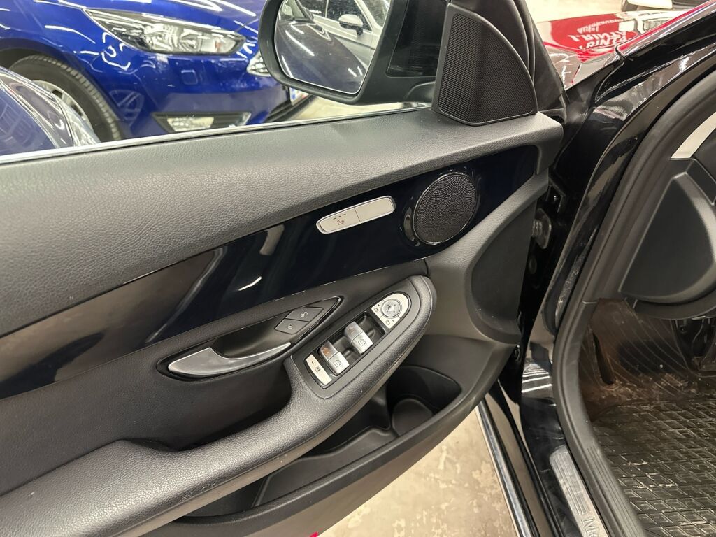 Mercedes-Benz C 2017 Musta